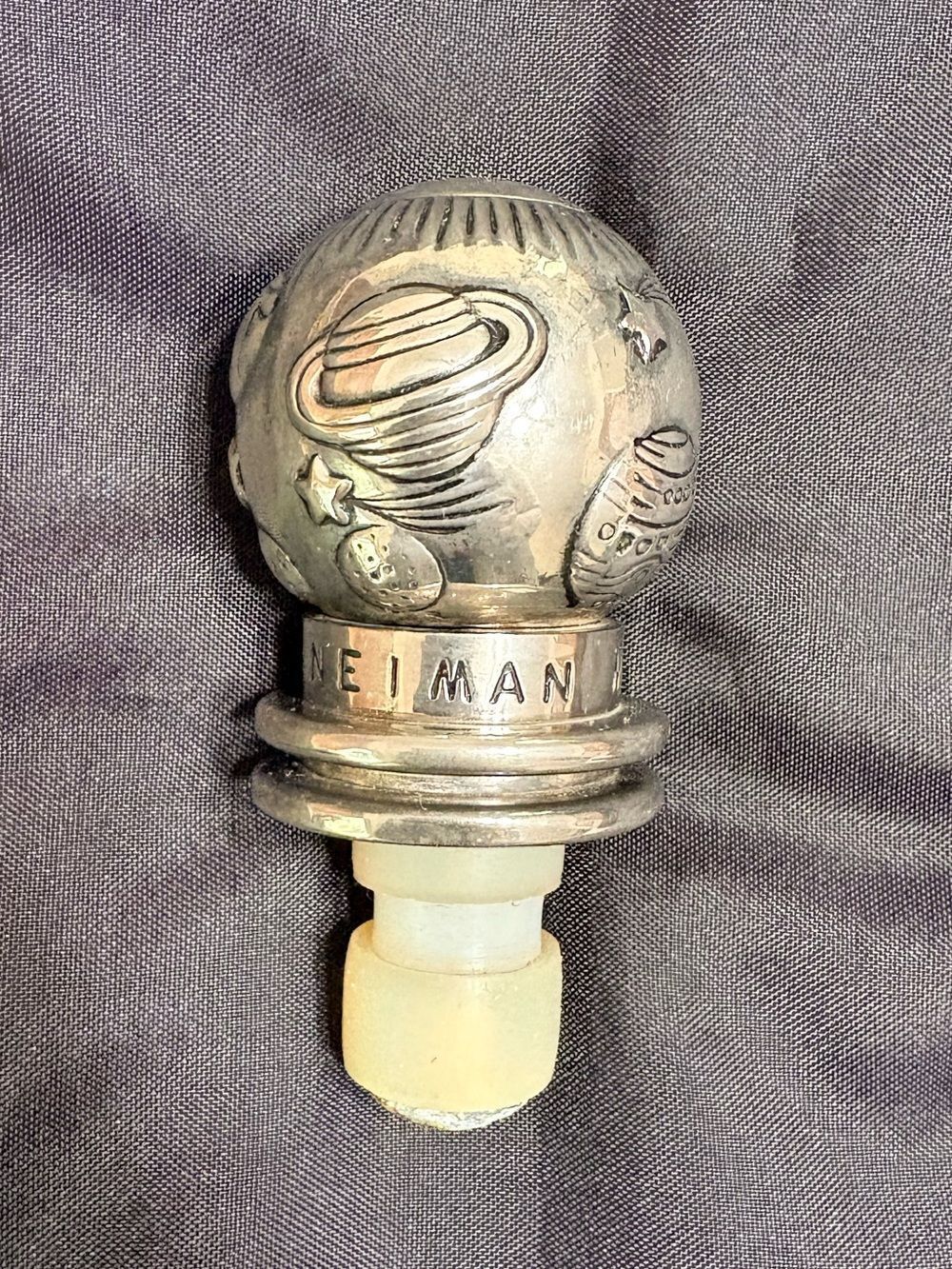 Vintage Neiman Marcus 2001 Out of This World Wine Bottle Stopper Silver Plate